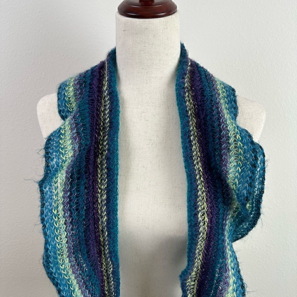 EUC Unbranded Women’s Knitted Scarf - Picture 2 of 5